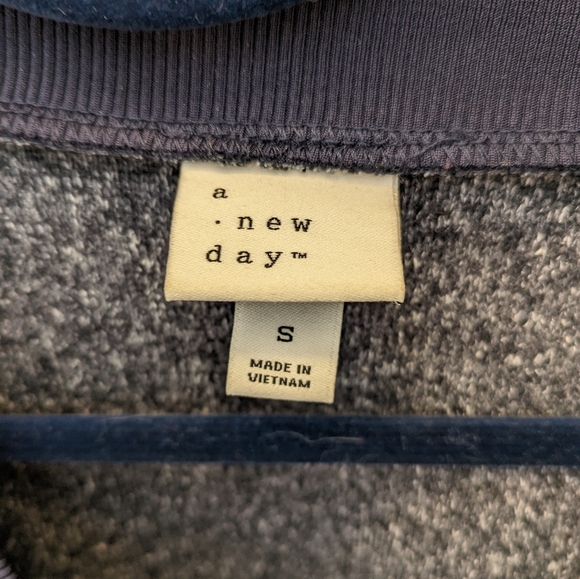 Cardigan - Picture 5 of 5